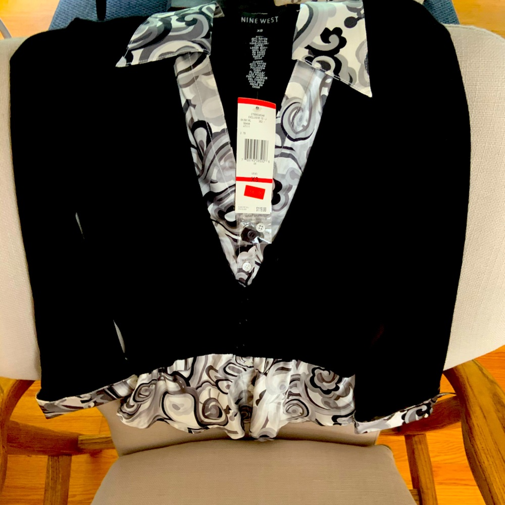 Cute Nine West top, NWT